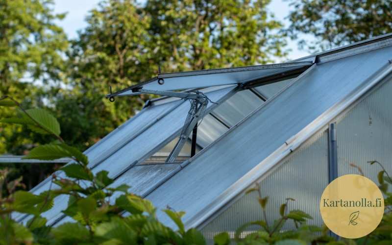 Kasvihuoneen_kattoluukku