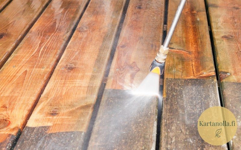 Terassin-puhdistus-painepesurilla