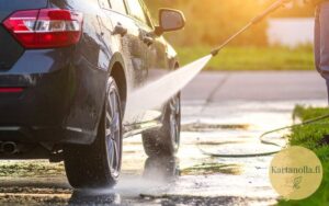 auton-pesu-painepesurilla